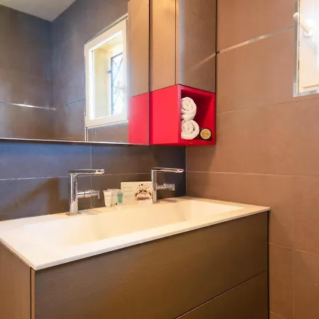 115m2 Avec Un Apercu Et Proche Du Centre Appartement *
