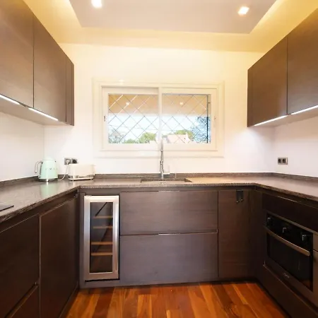 115m2 Avec Un Apercu Et Proche Du Centre Appartement Saint-Raphaël
